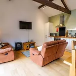 Holiday home The Warren Barn